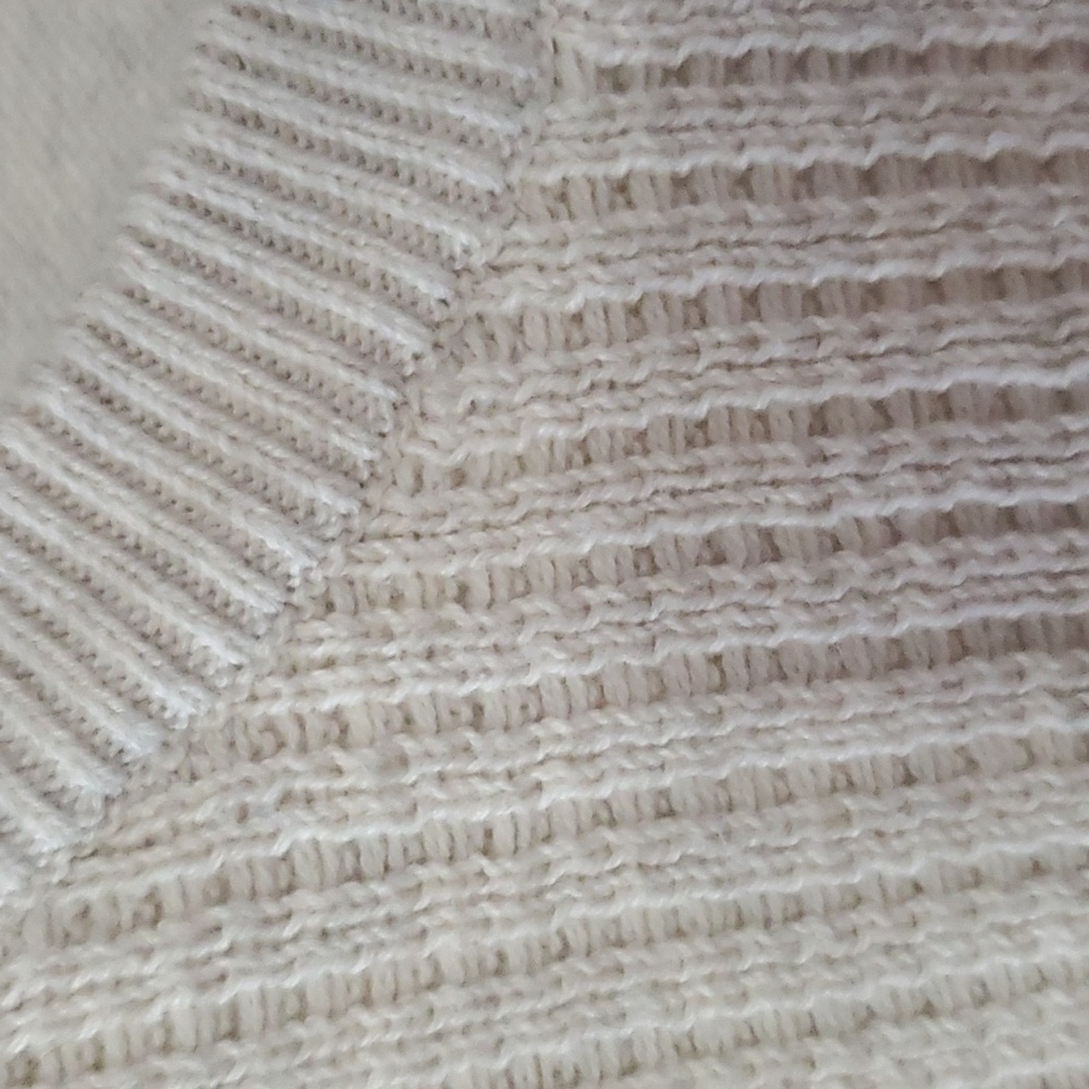 CHAPS sweater - Picture 5 of 9